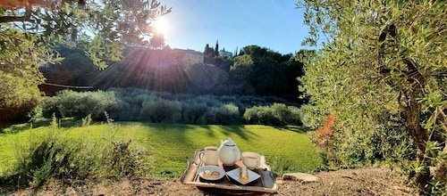 Villa with private pool in peaceful setting near the centre of Flayosc