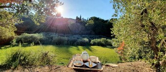 Villa with private pool in peaceful setting near the centre of Flayosc