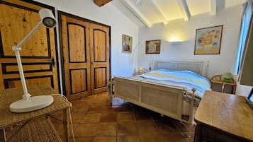 4 camere, ferro/asse da stiro, Wi-Fi gratuito, lenzuola