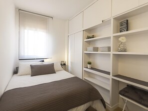 3 bedrooms, iron/ironing board, Internet, bed sheets