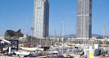 Mukava asunto uima-altaalla BARCELONA