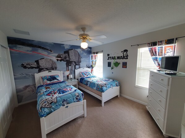5 bedrooms, in-room safe, desk, iron/ironing board