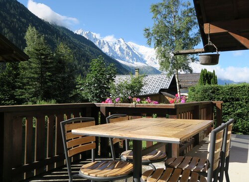 Argentière, small chalet with exceptional views of the Mont Blanc range