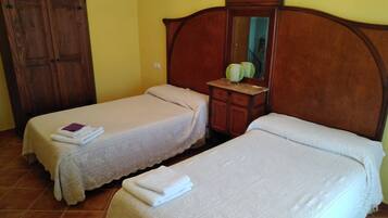 5 dormitorios, escritorio, tabla de planchar con plancha y wifi gratis