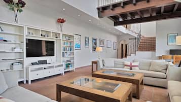 Smart TV, ping pong, books, computer monitors