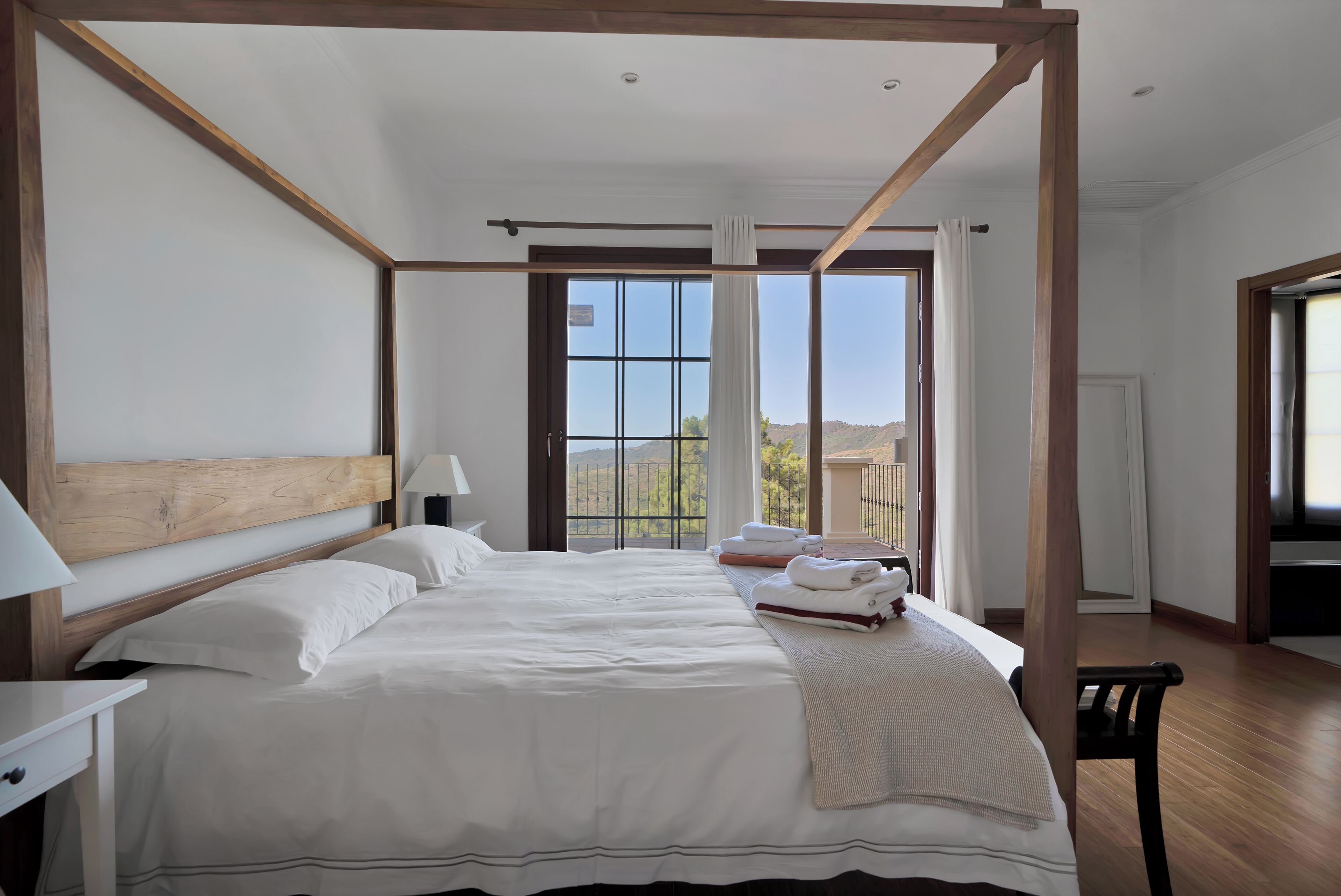 5 Schlafzimmer, Zimmersafe, Bügeleisen/Bügelbrett, Reisekinderbett