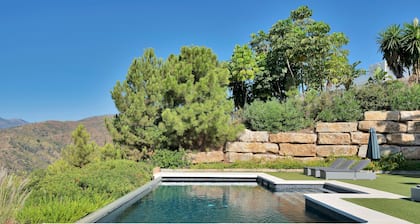 Spectacularly located luxury villa near Marbella - perfect for families