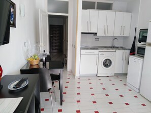 Fridge, microwave, oven, stovetop - Your best holidays in La Carihuela (Torremolinos)