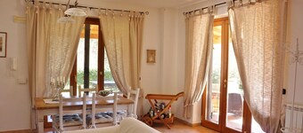 VILLA CITA surrounded by greenery, a few km from the sea of Sperlonga and Gaeta