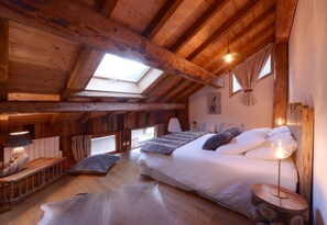 4 Schlafzimmer, Zimmersafe, Schreibtisch, Bügeleisen/Bügelbrett