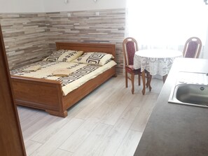 1 bedroom, iron/ironing board, WiFi, bed sheets - Apartment (Studio) - Gdansk Oliwa (Gdansk)