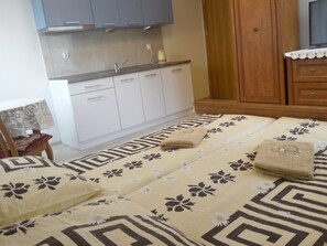 1 bedroom, iron/ironing board, WiFi, bed sheets - Apartment (Studio) - Gdansk Oliwa (Gdansk)