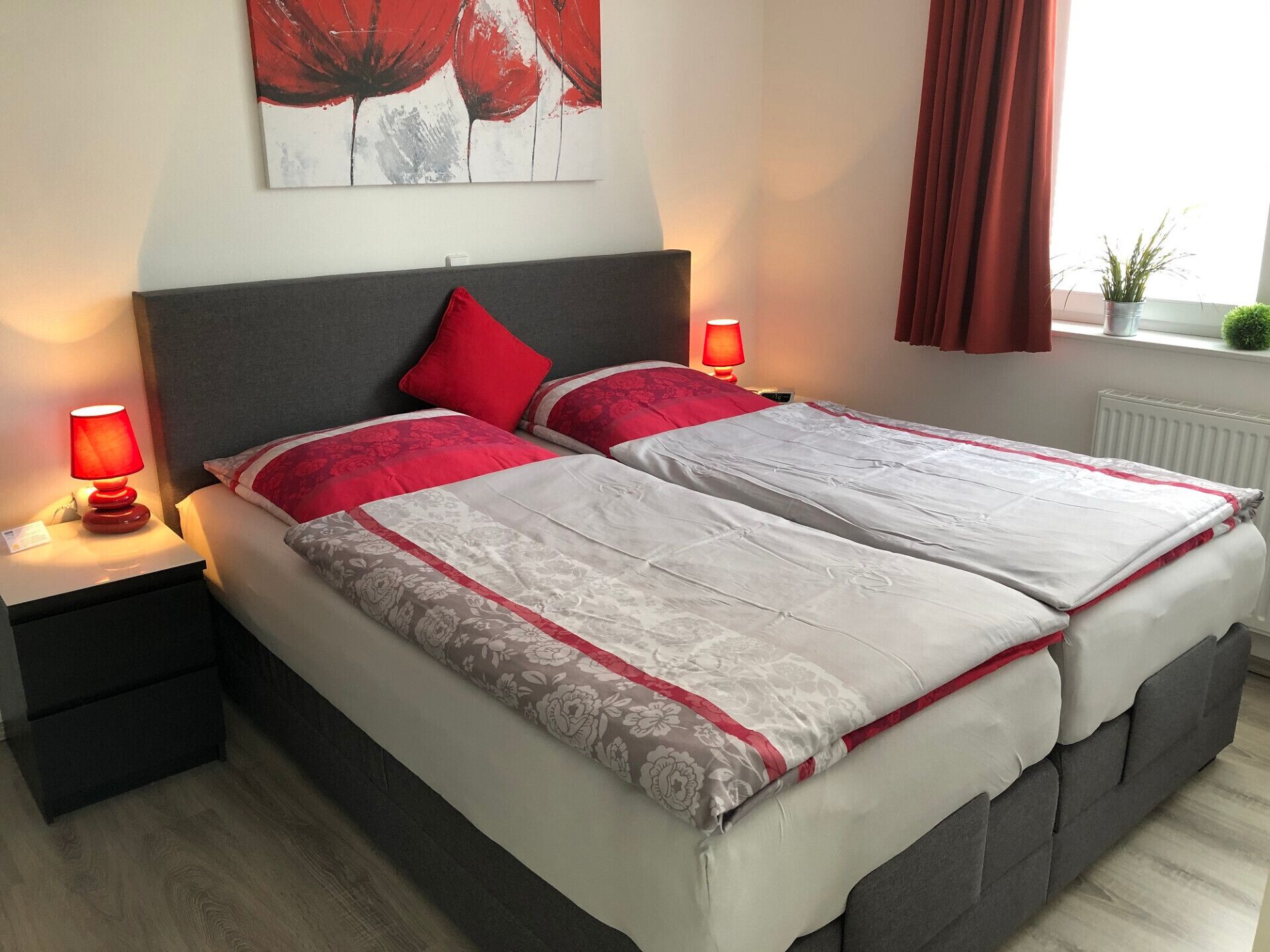 Ecarf-zertifizierte Ferienwohnung Ostseebrise 5 In Großenbrode. Moderne Unterhaltungselektronik. Wellnessoase Mit Whirlpool & Sauna. Einladender Balkon Mit Bequemen Gartenmöbeln & Tischgrill - Großenbrode