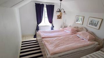 2 slaapkamers, een kluis op de kamer, een strijkplank/strijkijzer
