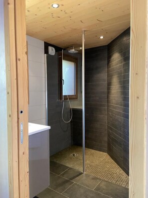 Bathtub, hair dryer, towels, toilet paper - Chalet for 12 people with superb views (Le Grand-Bornand)