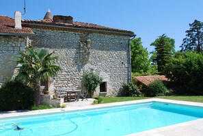 Outdoor pool - PROMO August 16th century Gascon Castle in the Gersoise hills (Labrihe)
