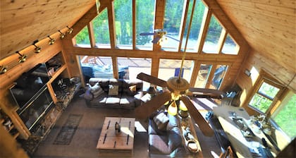 Ski In/Out cabin with best panoramic views in Brian Head. Pets Welcome!