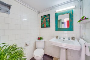 Vasca, asciugacapelli, asciugamani