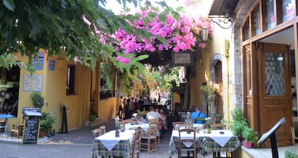 Schöne Villa für 1 bis 4 Personen, Meer- und Bergblick, privater Pool