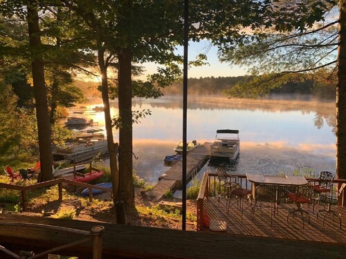 Beautiful Traverse City Lakehouse - pets allowed