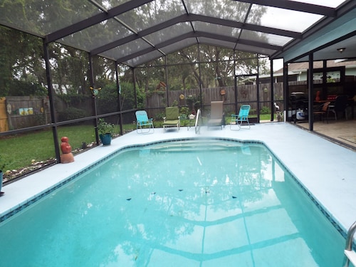 TWO BEDROOM HEATED POOL HOME - FREE CABLE AND WI-FI