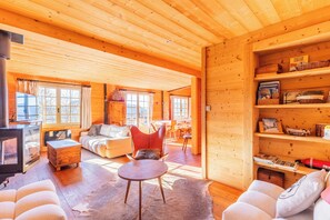 Smart TV, fireplace, DVD player - CHALET PICEA 3*10 MN FROM THE SLOPES SPA BEAUTIFUL MOUNTAIN VIEW (Manigod)