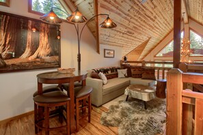 Fernseher, Kamin, Videospiele, DVD-Player