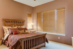 4 bedrooms, in-room safe, desk, iron/ironing board