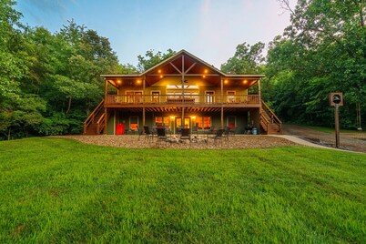 Luxury Home in Woods w/ Easy Access to Large Private Gravel Bar on Meramec River