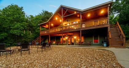 Luxury Home in Woods w/ Easy Access to Large Private Gravel Bar on Meramec River