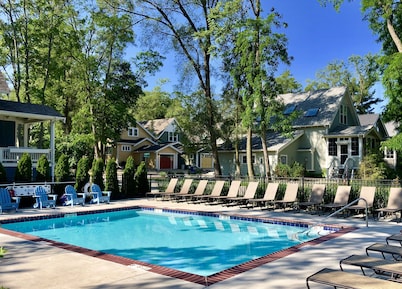 Designer Luxury Cottage ~ Heated Community Pool ~ Walk to Beach & Town