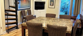 Rehoboth Townhouse with Pool! 3 Blocks to Beach! 