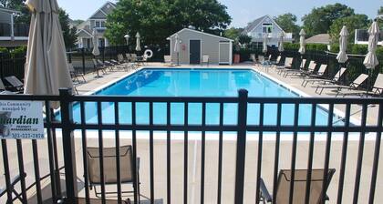 Rehoboth Townhouse with Pool! 3 Blocks to Beach!