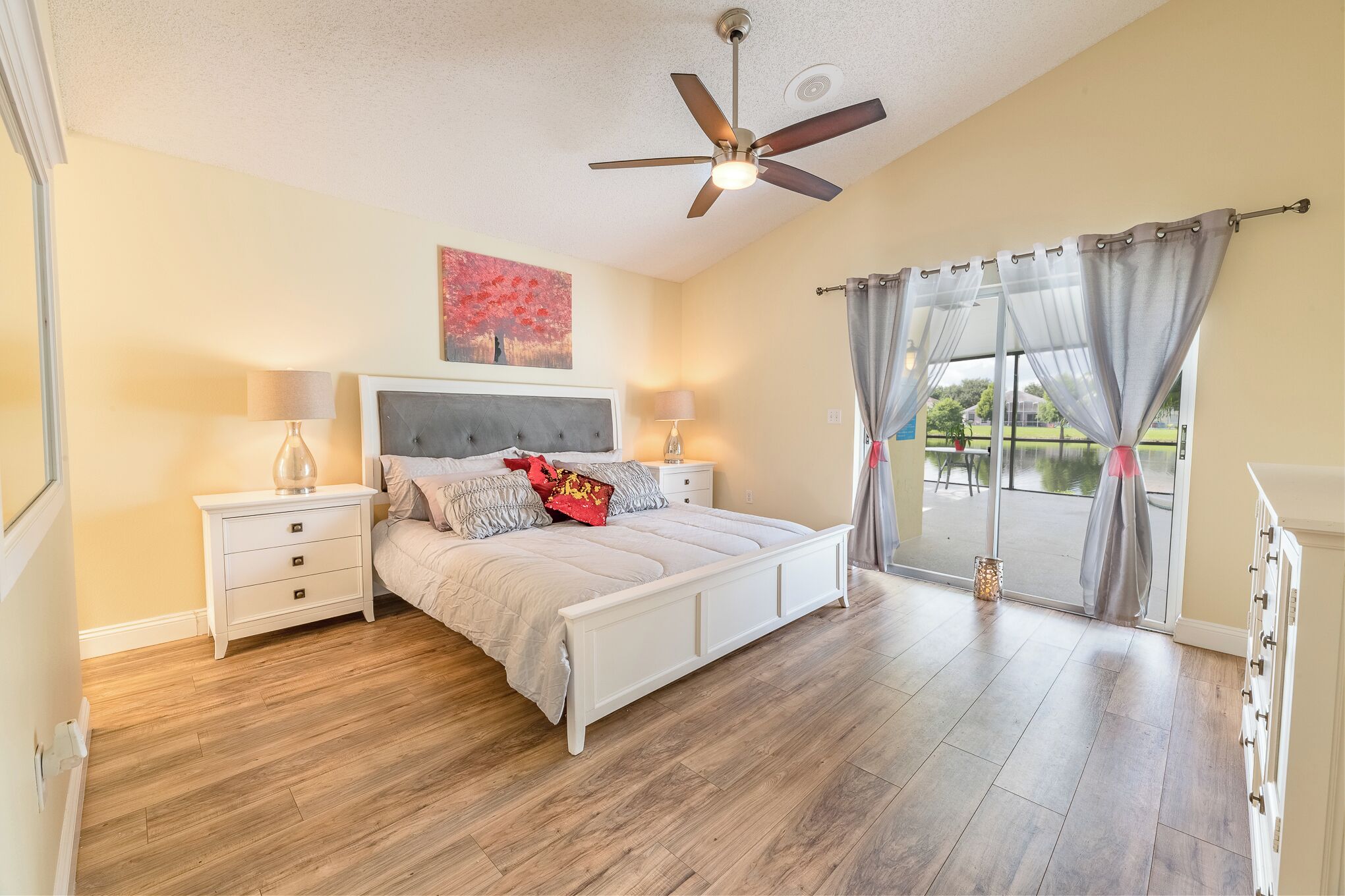 4 habitaciones y caja de seguridad en la habitación 