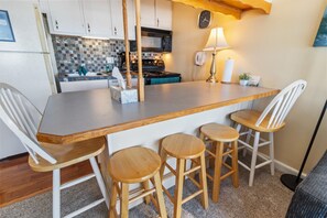Dining - Ski In Out Condo Walk to Village (Snowshoe)