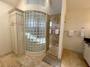 Shower, hair dryer, towels, soap - BEACHFRONT, HEATED POOL, KAYAKS/SUP, LANAI W/ GULF VIEWS, 85' DOCK, 2 GOLF CARTS (Captiva)