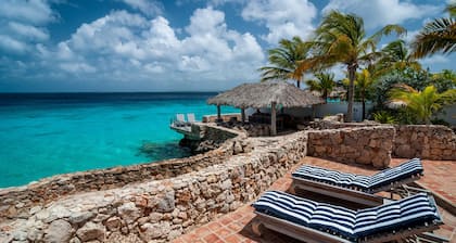 Ocean front Villa on the most magnificient location, only 3 steps from the ocean