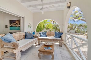 Terrace/patio - Ocean front Villa on the most magnificient location, only 3 steps from the ocean (Belnem Bonaire)