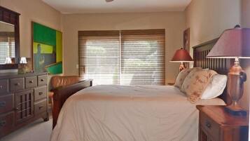 3 bedrooms, in-room safe, free WiFi, bed sheets