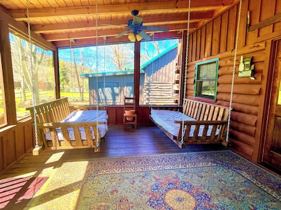 Pet Friendly ☀River Access☀2 bdrm/1 bath☀At Park Entrance☀Screened Porch