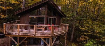 Quiet Home w wraparound deck, 5 min till Gore Mtn & North Creek