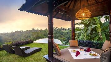 Telt – grand, privat basseng, executive-nivå | Blendingsgardiner, wi-fi (inkludert) og sengetøy