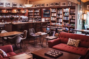 Lounge - Steamboat Inn (Idleyld Park)