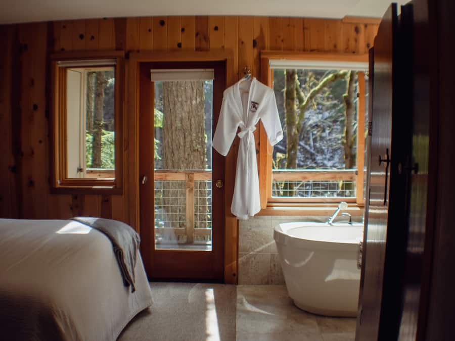 Studio Suite phong cách lãng mạn | Bộ đồ giường kháng dị ứng, trang trí khác biệt