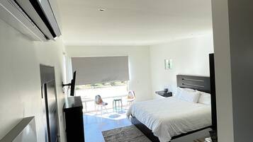 Habitación Deluxe doble, 1 cama de matrimonio grande, terraza | Ropa de cama de alta calidad y edredones de plumas