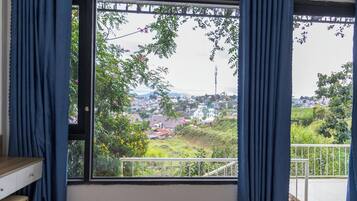 Deluxe Double Room, 1 Queen Bed, City View