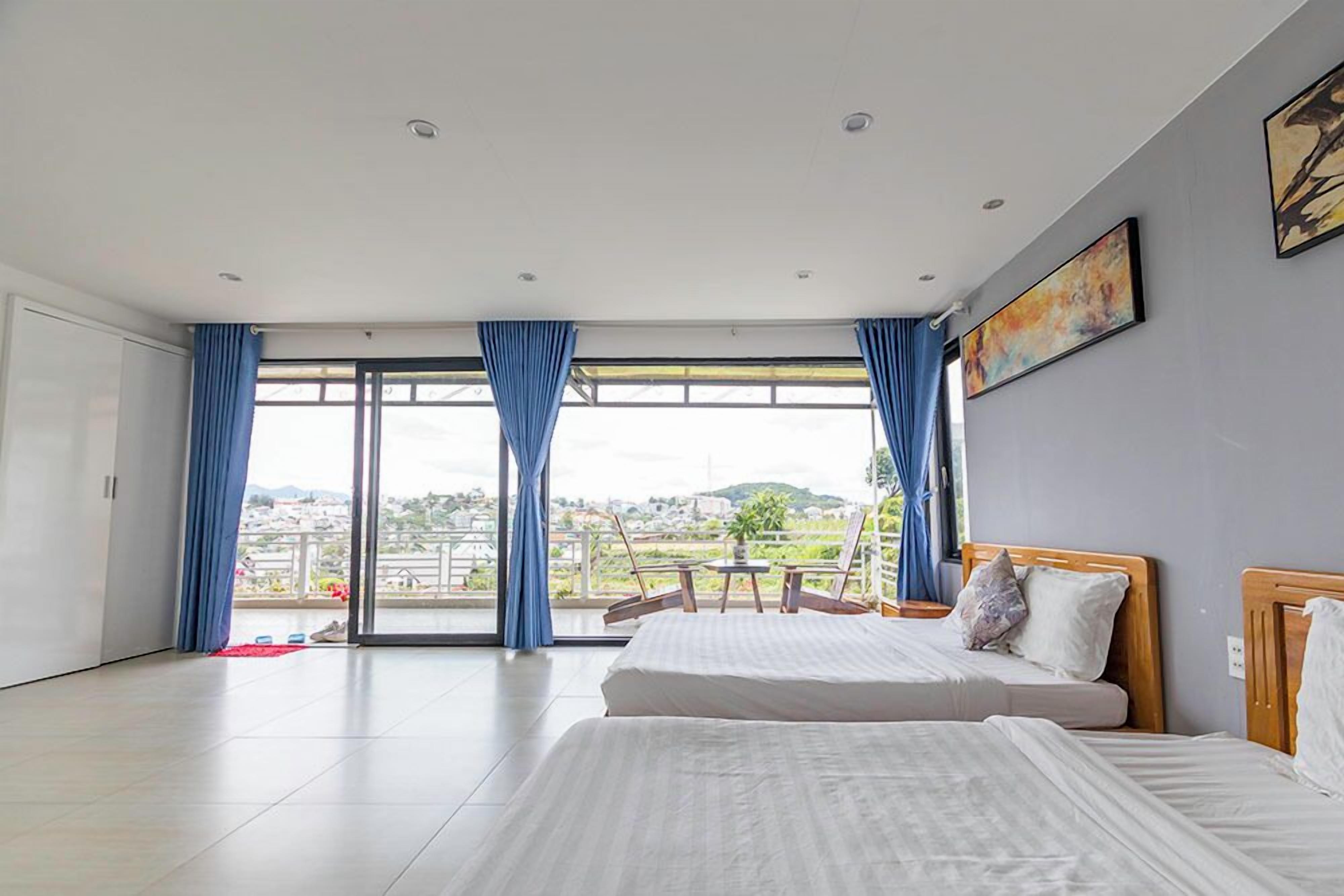 Family Quadruple Room, 2 Queen Beds, Balcony, Mountain View