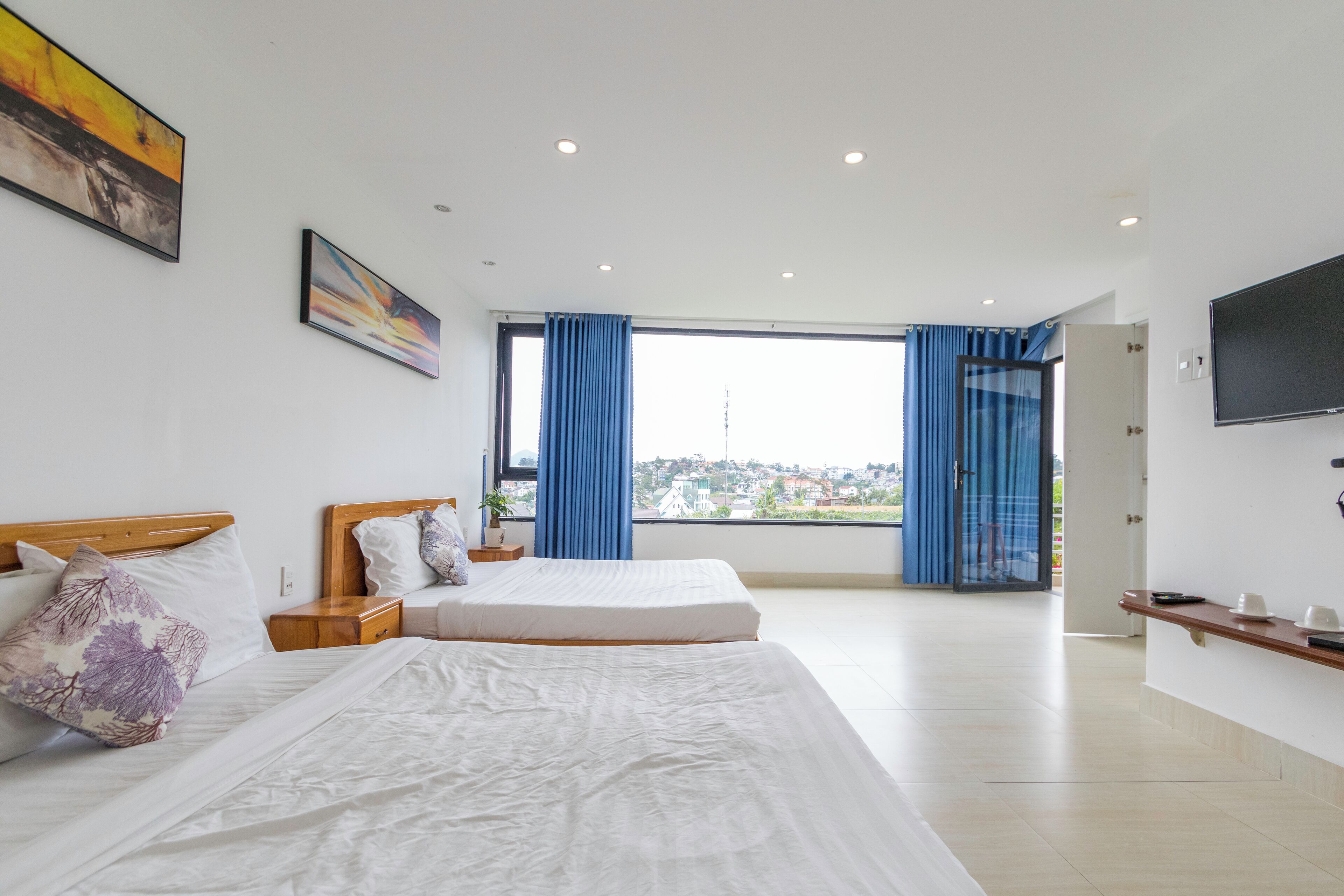 Hypo-allergenic bedding, soundproofing, iron/ironing board, free WiFi