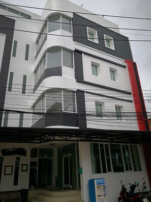 Exterior - Shanmen Art House (Patong)
