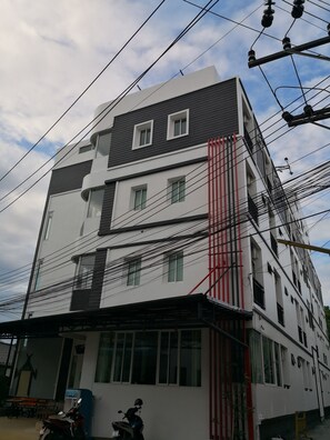 Exterior - Shanmen Art House (Patong)